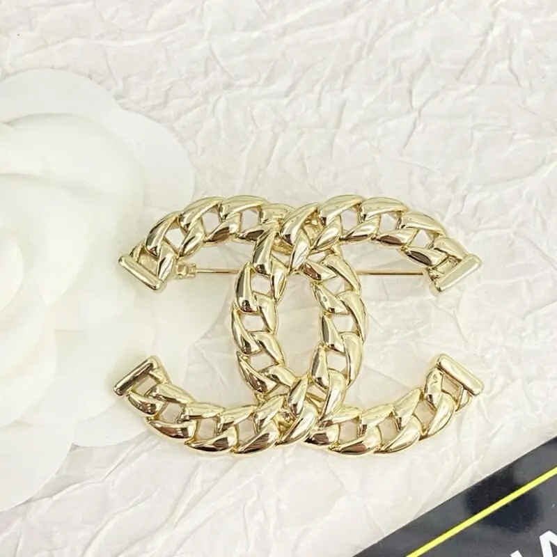 chanel brooches pour femme s_12240733